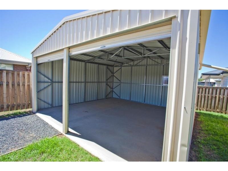 11 Hughes Avenue, Chinchilla QLD 4413