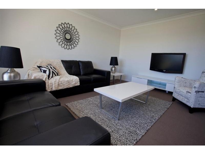 11 Hughes Avenue, Chinchilla QLD 4413