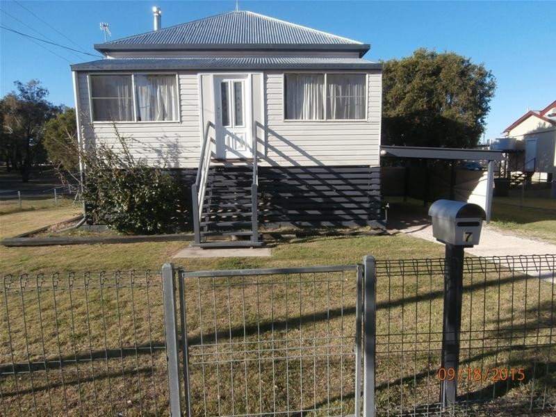 7 Bell Street, Chinchilla QLD 4413