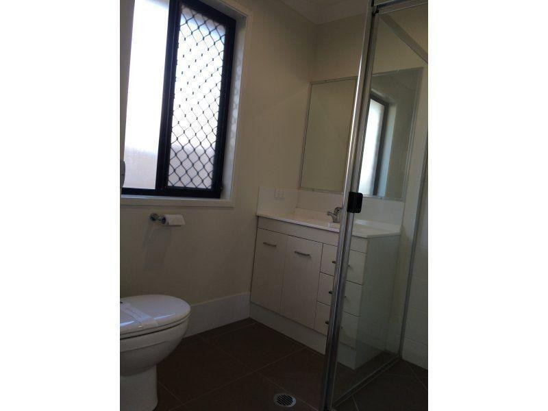 2/14 Back Avenue, Chinchilla QLD 4413