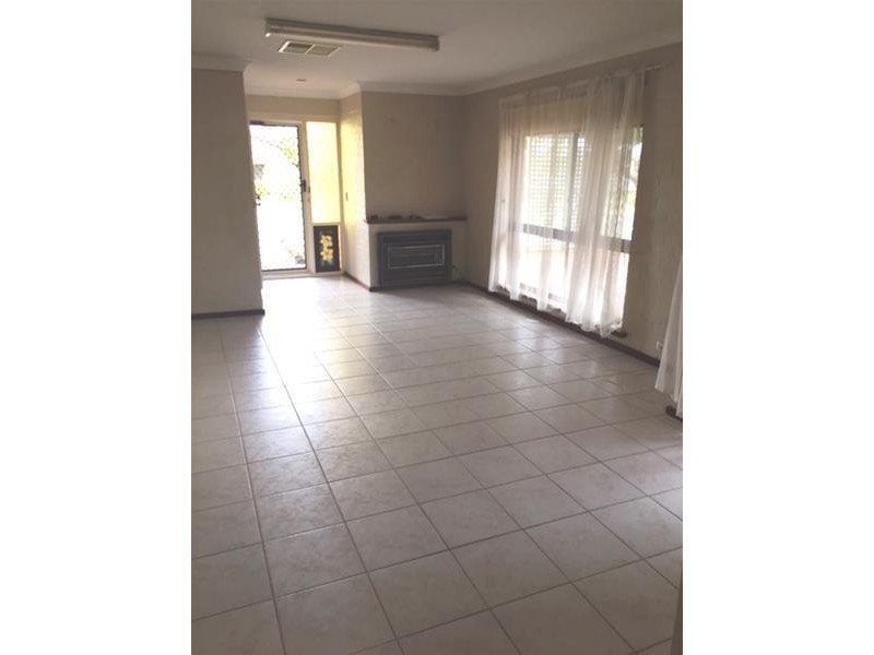 1 Duncton Court, Leeming WA 6149