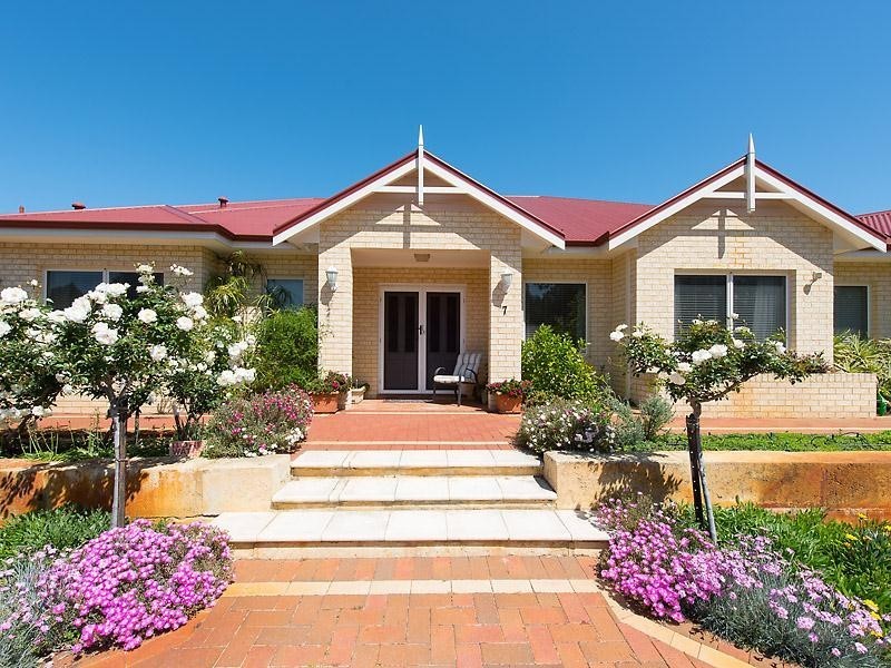 7 Mossman Crescent, Bull Creek WA 6149
