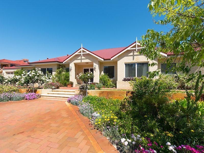 7 Mossman Crescent, Bull Creek WA 6149