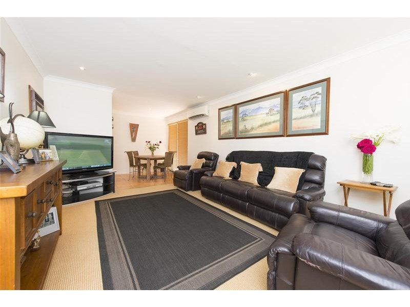 11 Hogarth Way, Bateman WA 6150