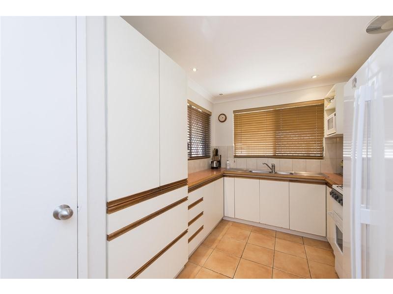 11 Hogarth Way, Bateman WA 6150