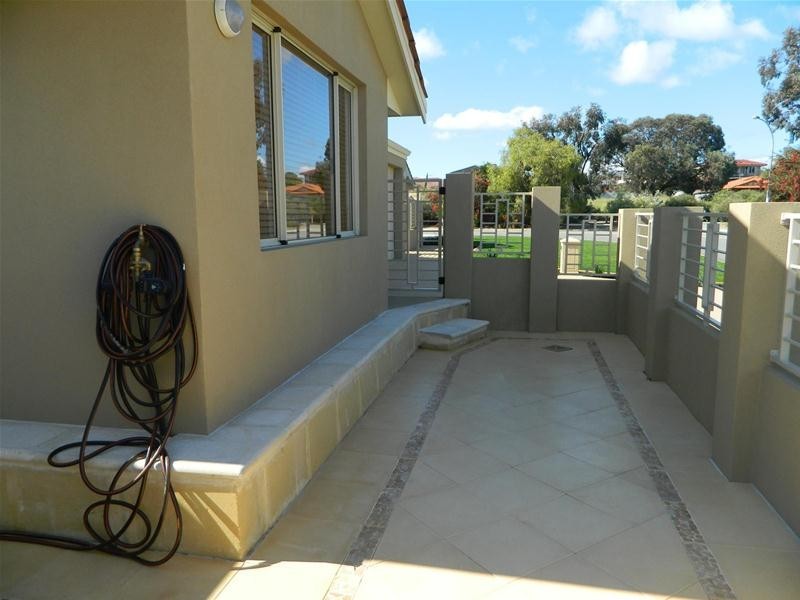 11 Exley Close, Kardinya WA 6163