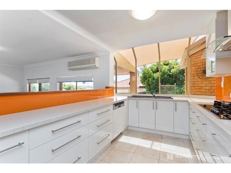 15 Maquire Way, Bull Creek WA 6149