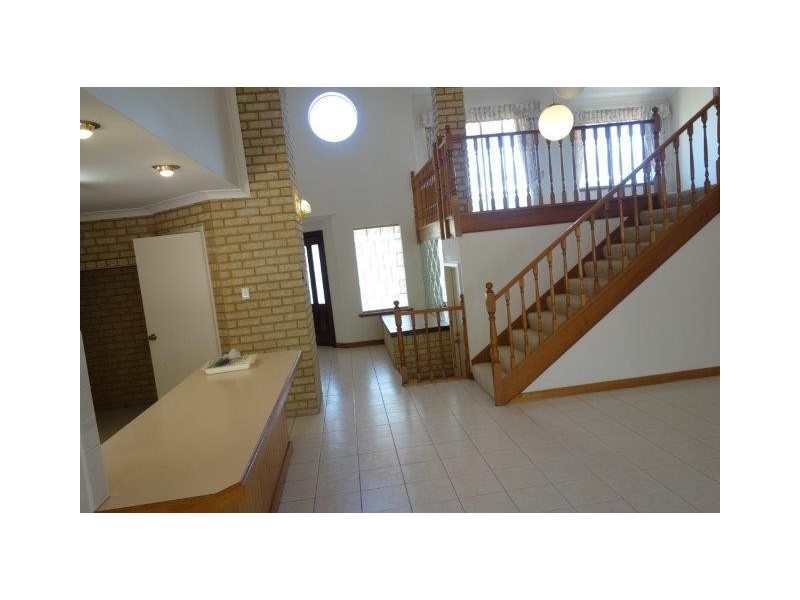 9 Keane Close, Winthrop WA 6150