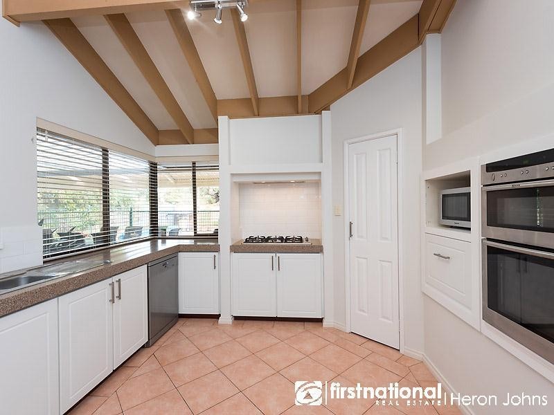 32 Broadbent Loop, Leeming WA 6149