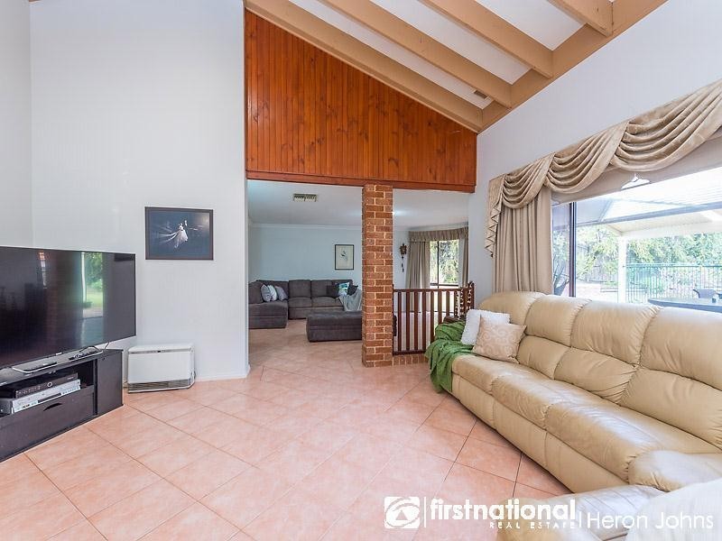 32 Broadbent Loop, Leeming WA 6149