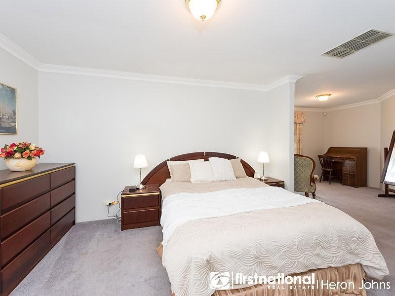 32 Broadbent Loop, Leeming WA 6149