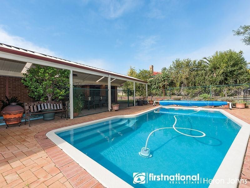 32 Broadbent Loop, Leeming WA 6149