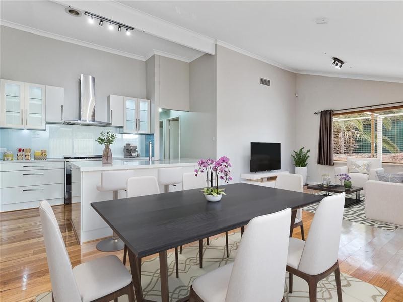 4 Gledhill Way, Leeming WA 6149