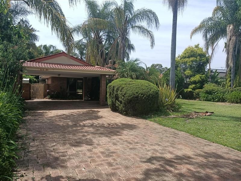 5 Charrington Court, Leeming WA 6149