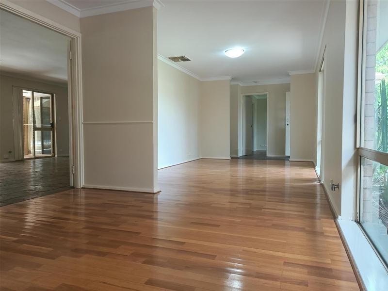 5 Charrington Court, Leeming WA 6149