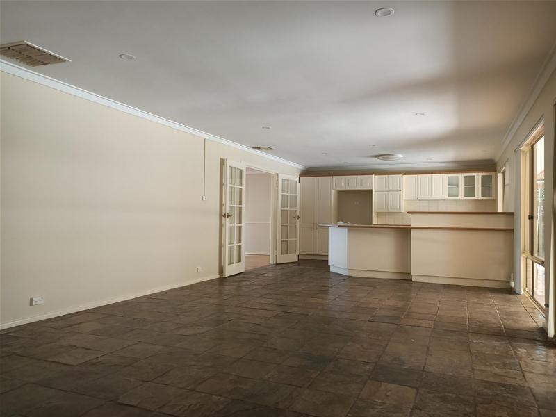 5 Charrington Court, Leeming WA 6149