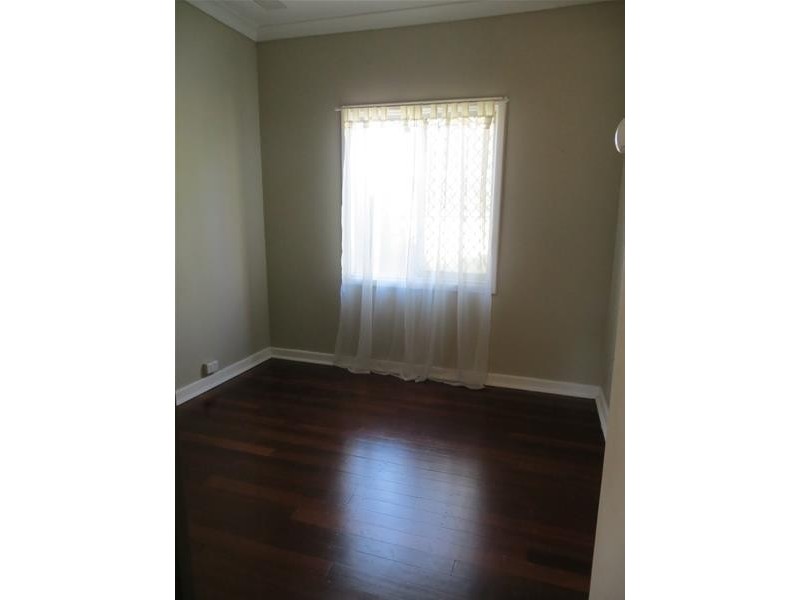 36 Kennerly Street, Cloverdale WA 6105