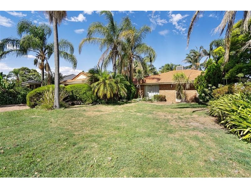 5 Charrington Court, Leeming WA 6149