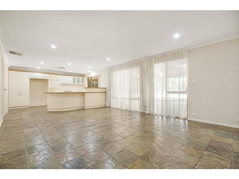 5 Charrington Court, Leeming WA 6149