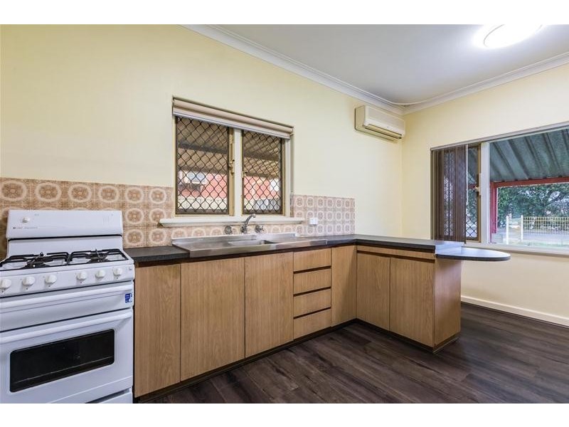 262 Spencer Road, Thornlie WA 6108