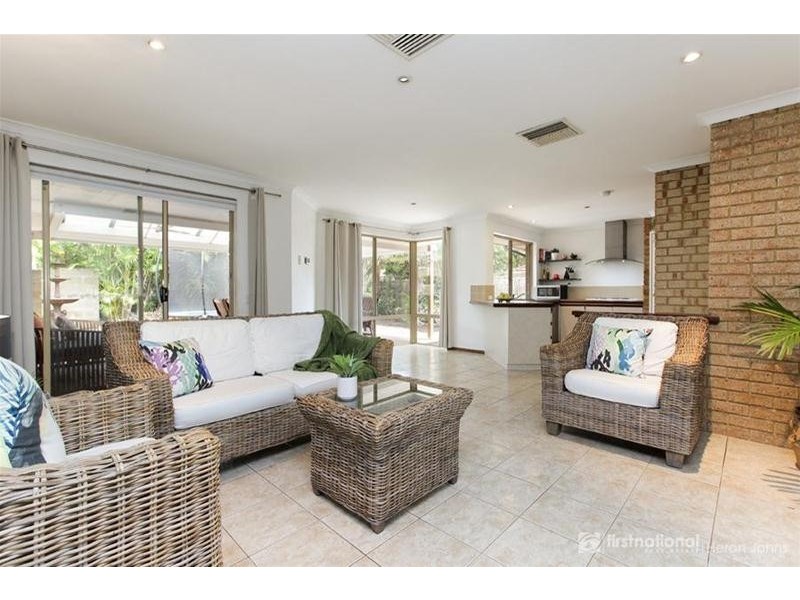 13 Nicholson Loop, Bateman WA 6150