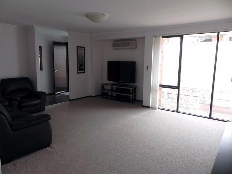 27 More Crescent, Bull Creek WA 6149