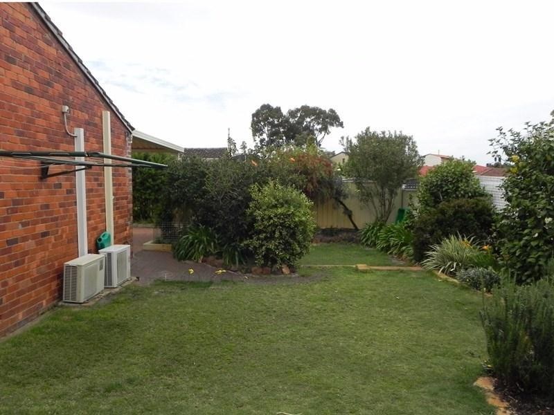 27 More Crescent, Bull Creek WA 6149