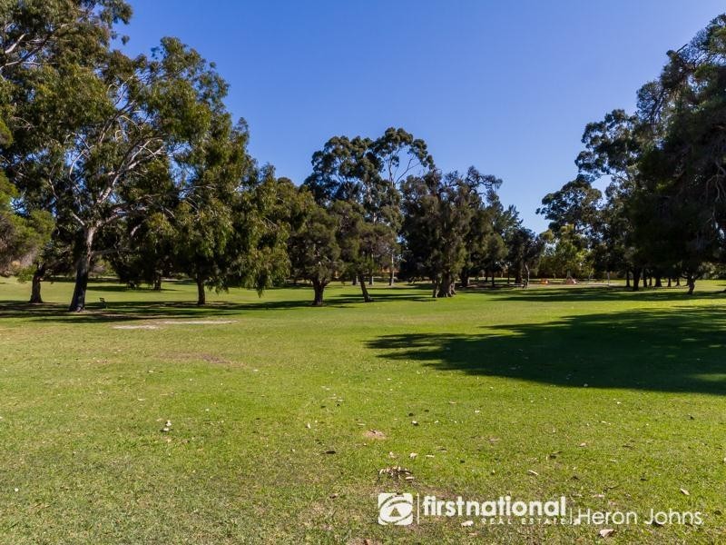 8 Lukin Place, Bull Creek WA 6149