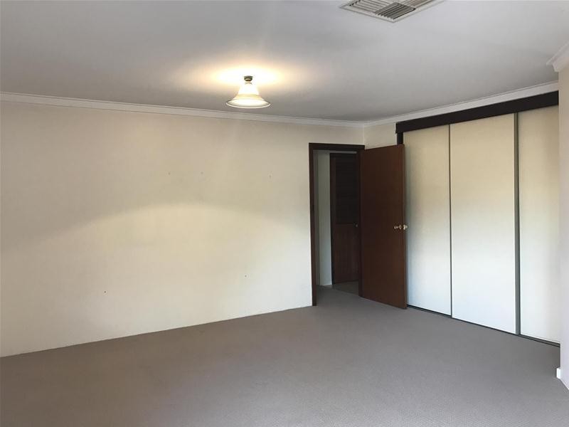 4 Poole Place, Bateman WA 6150