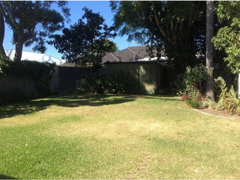 166B Kitchener Road, Alfred Cove WA 6154