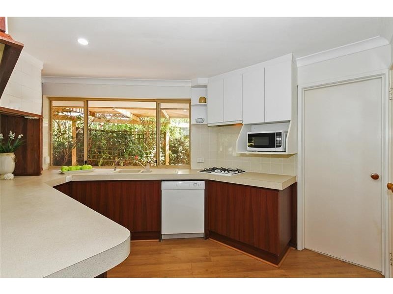 42 Urbahns Crescent, Bateman WA 6150