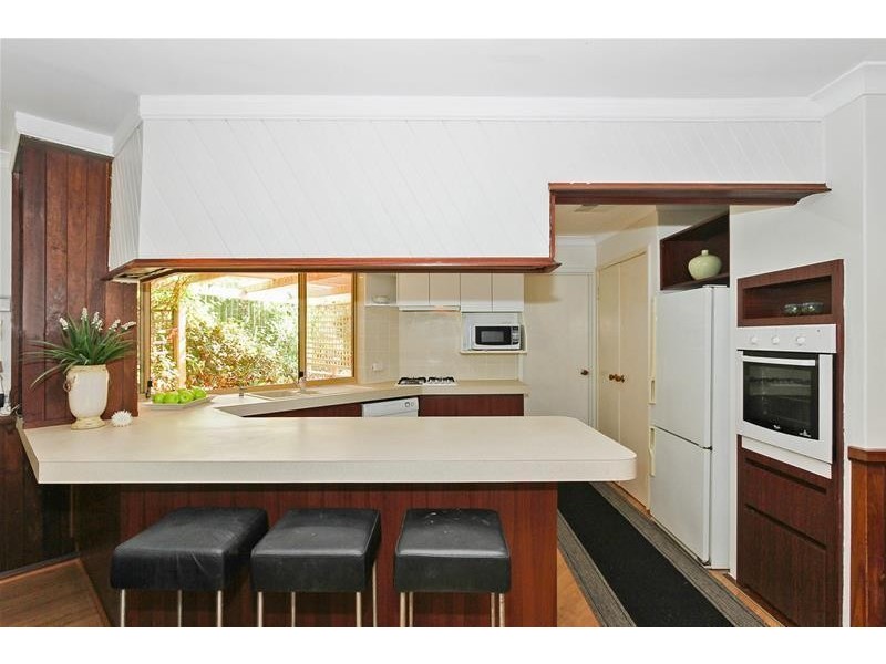 42 Urbahns Crescent, Bateman WA 6150