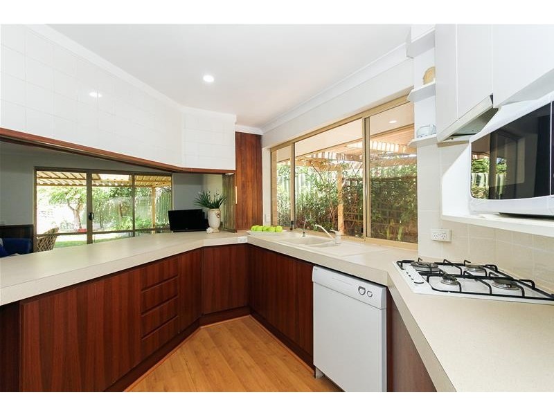 42 Urbahns Crescent, Bateman WA 6150