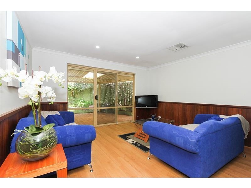 42 Urbahns Crescent, Bateman WA 6150