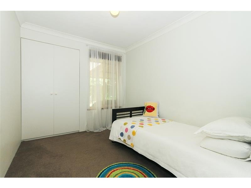 42 Urbahns Crescent, Bateman WA 6150