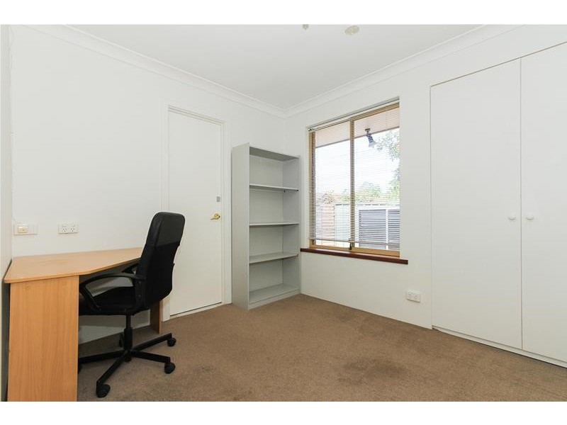 42 Urbahns Crescent, Bateman WA 6150