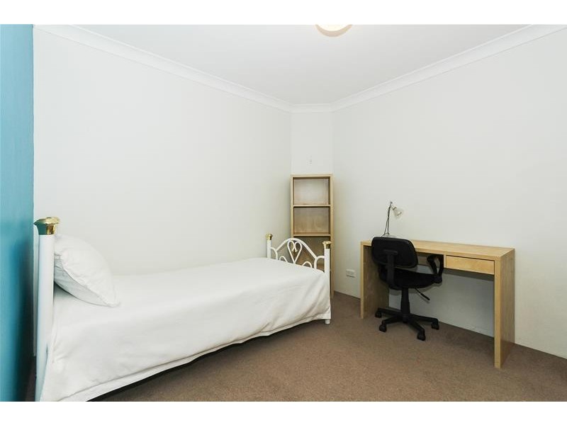 42 Urbahns Crescent, Bateman WA 6150