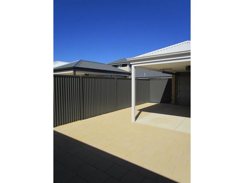 18 Shimmer Street, Wellard WA 6170