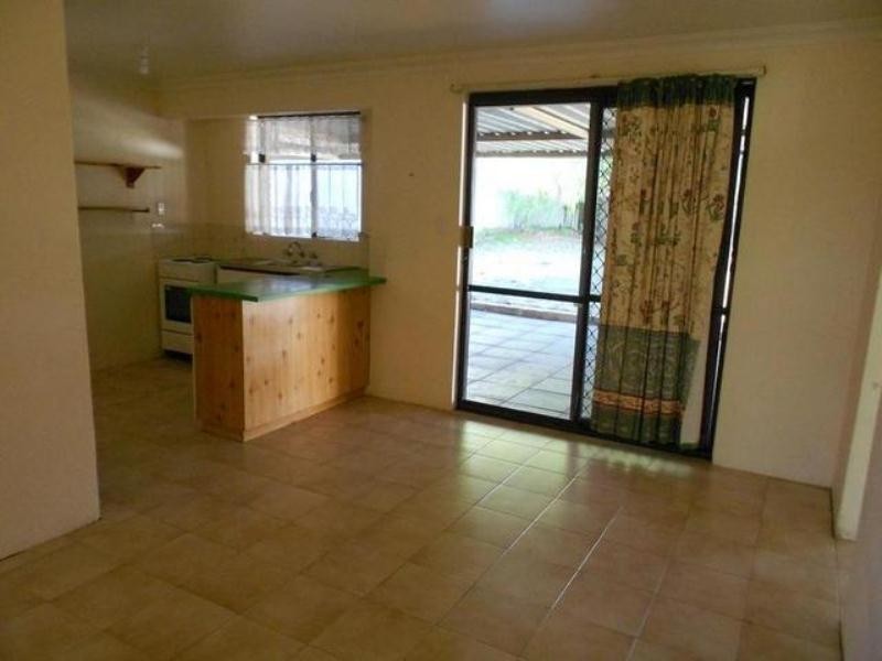 12 Tinaroo Court, South Lake WA 6164