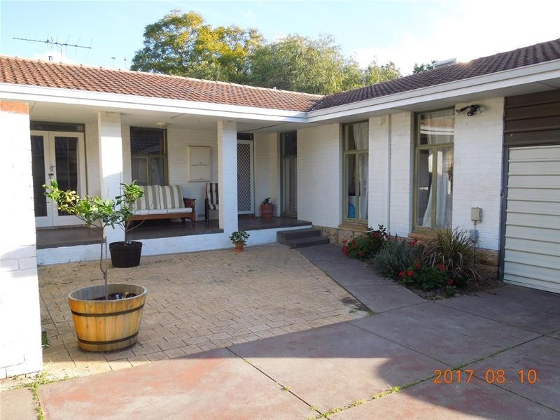 12 Rogerson Road, Mount Pleasant WA 6153