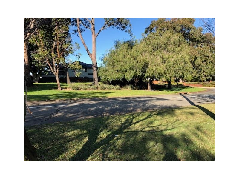 22 Mandala Crescent, Bateman WA 6150