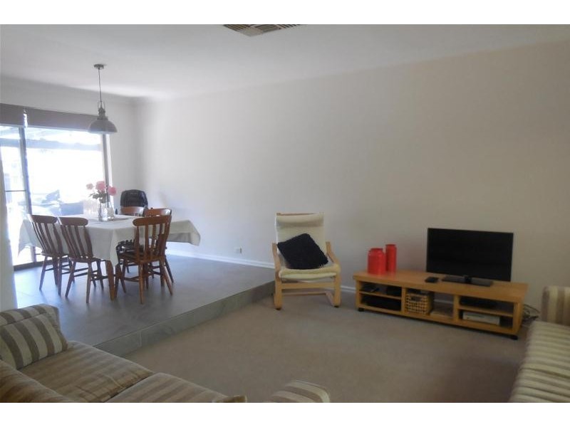 16 Findlay Road, Leeming WA 6149