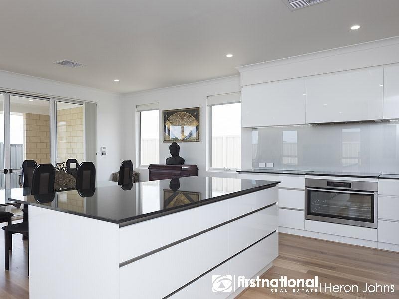 33 Longford Road, Beaconsfield WA 6162