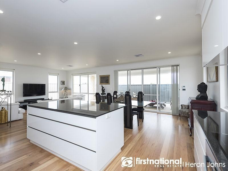 33 Longford Road, Beaconsfield WA 6162