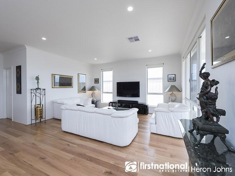 33 Longford Road, Beaconsfield WA 6162