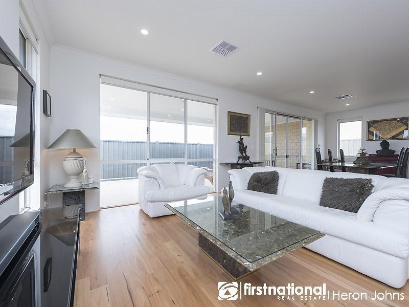 33 Longford Road, Beaconsfield WA 6162