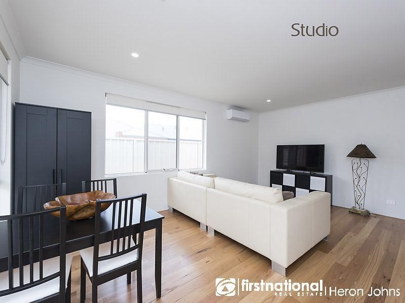 33 Longford Road, Beaconsfield WA 6162