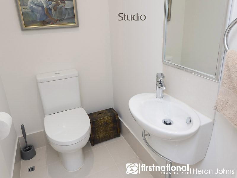 33 Longford Road, Beaconsfield WA 6162