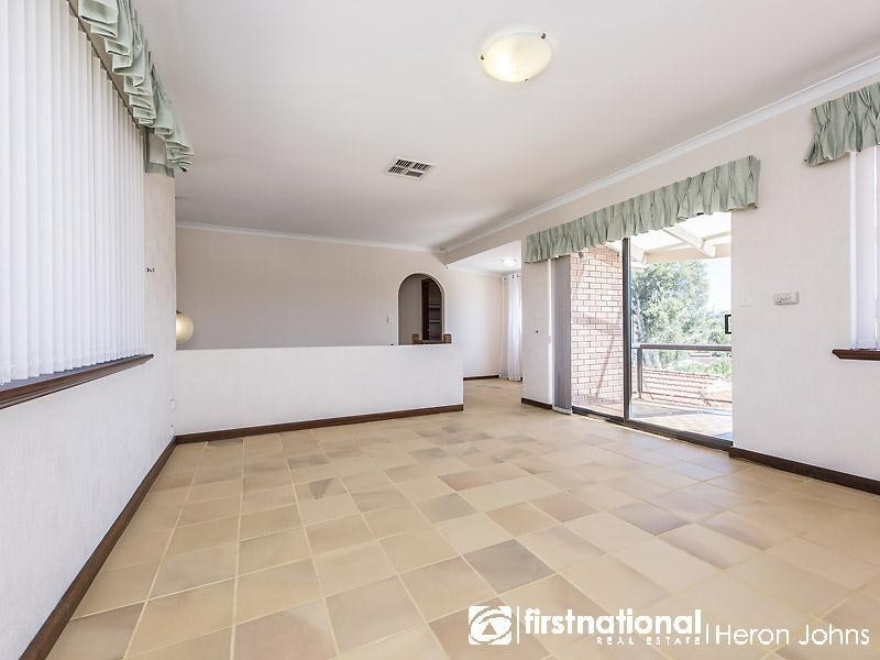 16 Salmond Way, Bull Creek WA 6149