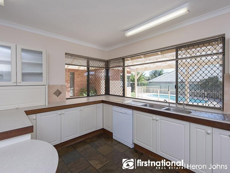 16 Salmond Way, Bull Creek WA 6149